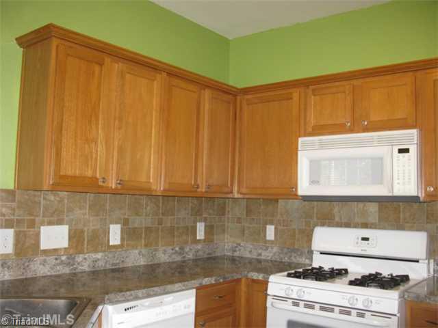 2207 Rindle Drive High Point, NC 27262 - Photo 6 of 13 Kitchen.