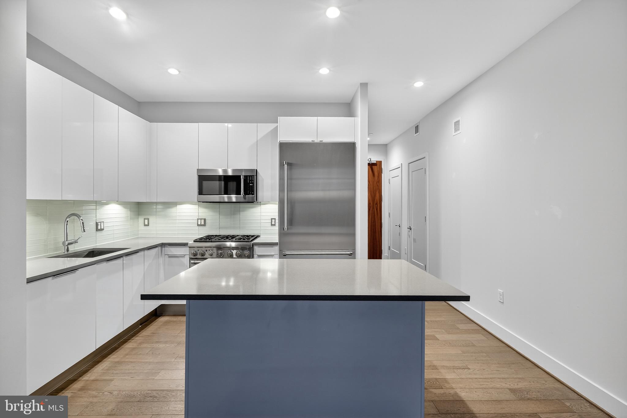 45 Sutton Square Southwest, Unit PH02 Washington, DC 20024 - Photo 5 of 16