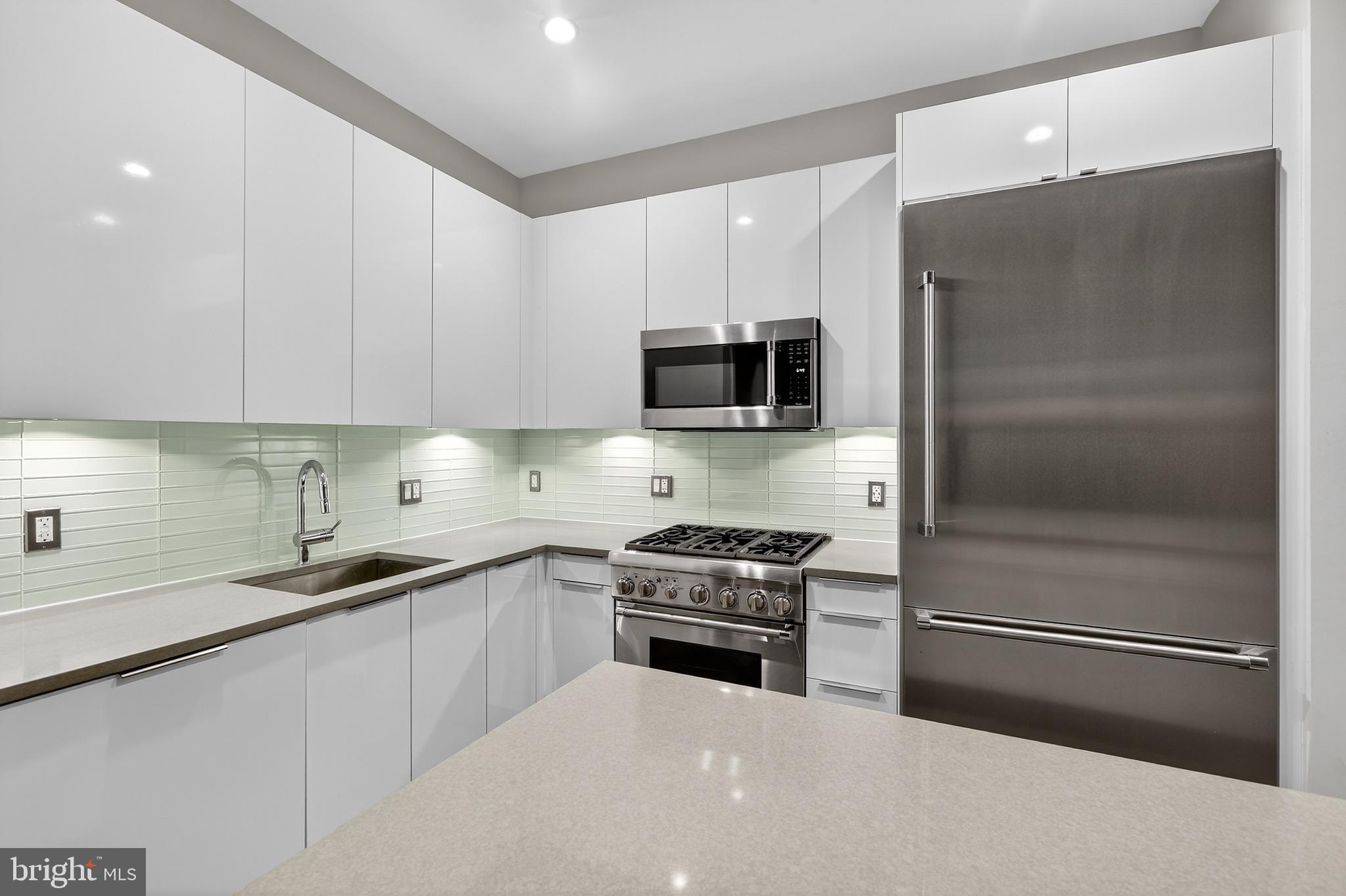 45 Sutton Square Southwest, Unit PH02 Washington, DC 20024 - Photo 6 of 16