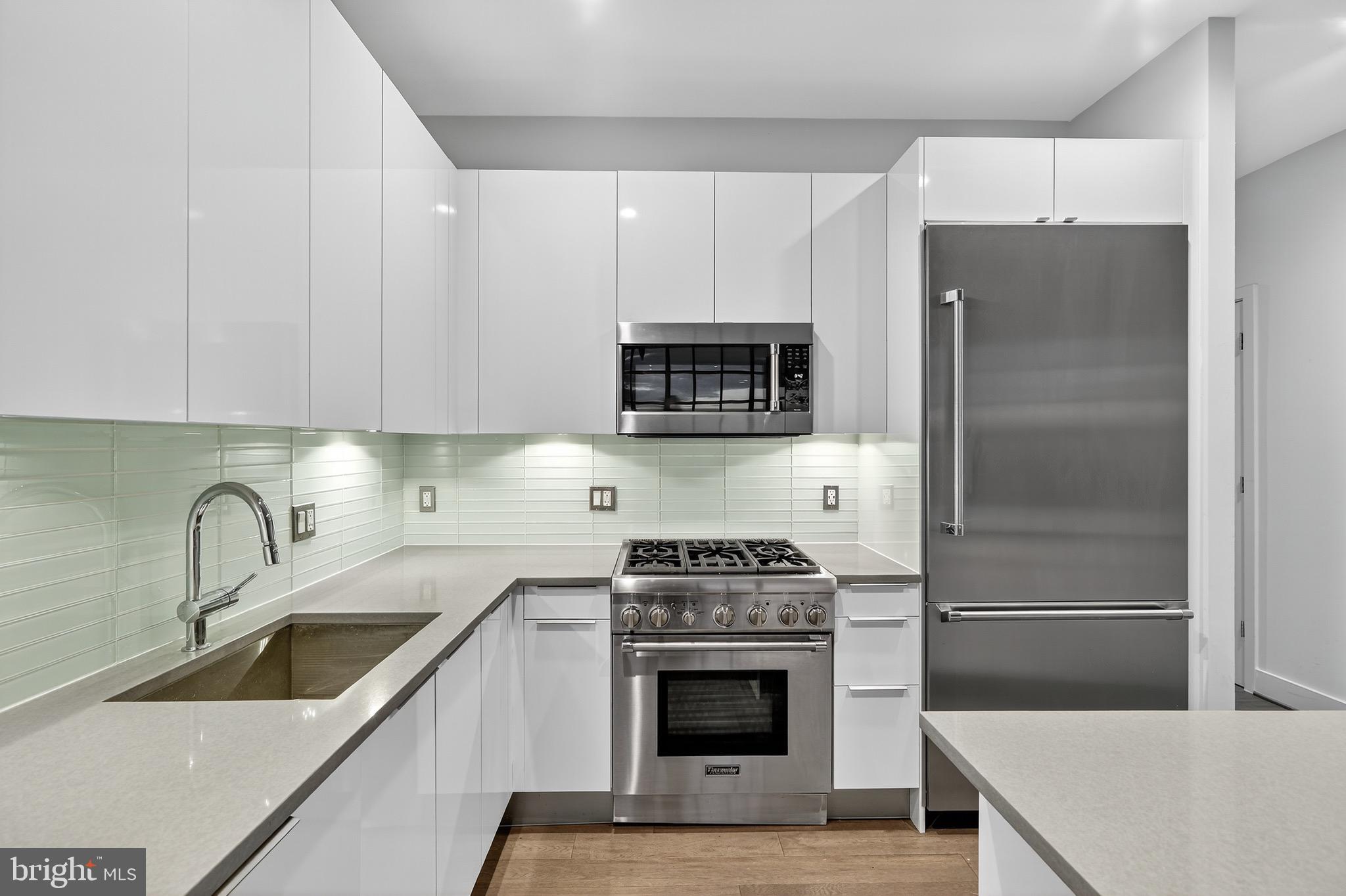 45 Sutton Square Southwest, Unit PH02 Washington, DC 20024 - Photo 7 of 16