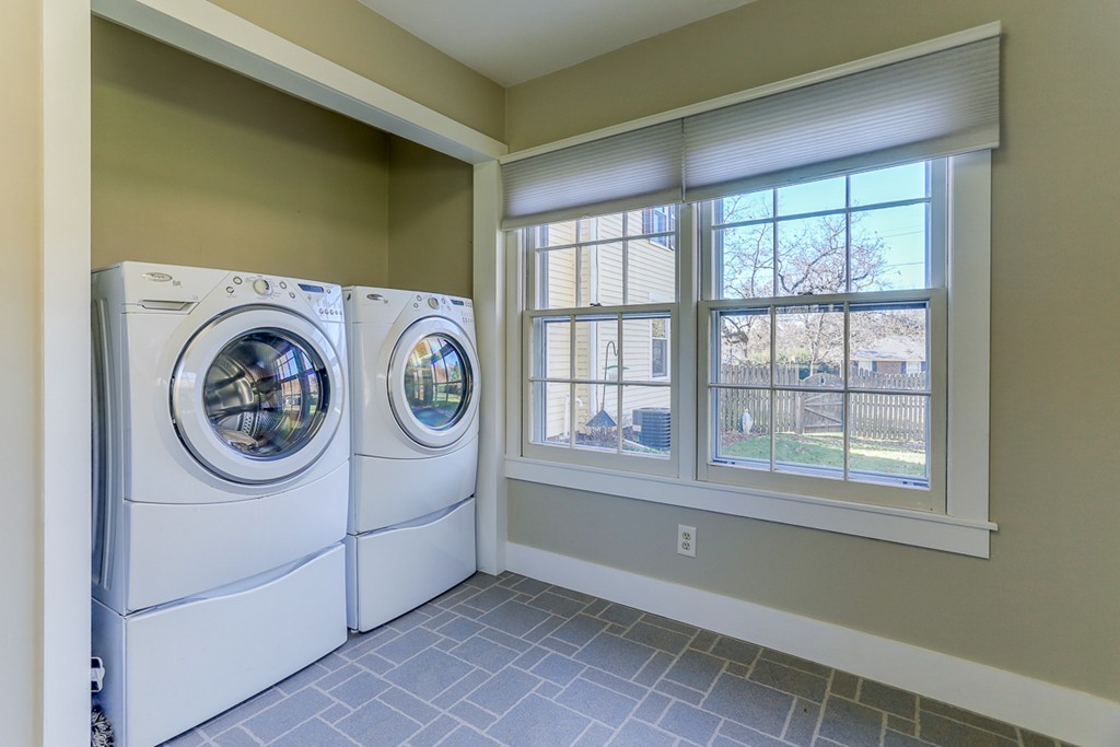 210 Hampden Road East Longmeadow, MA 01028 - Photo 17 of 30 Gallery Image 17
