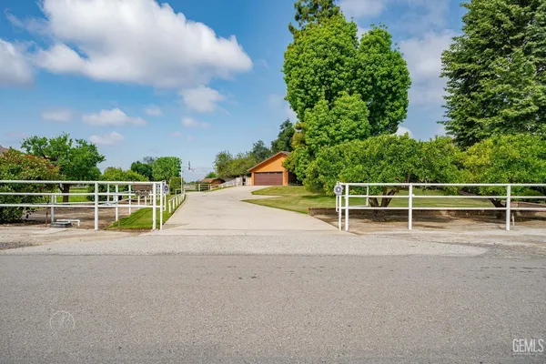 $790,000 | Undisclosed Address, Bakersfield, CA 93308