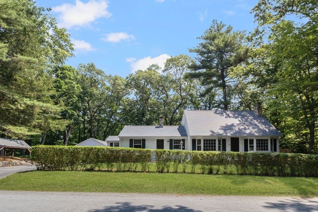15 Williams Road Smithfield, RI 02917 - Photo 3 of 41 Gallery Image 3