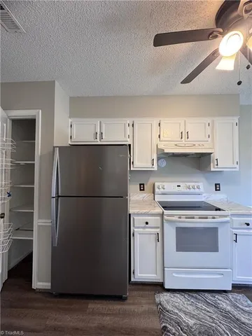 $1,450 | 814 Guilford College Road, Greensboro, NC 27409