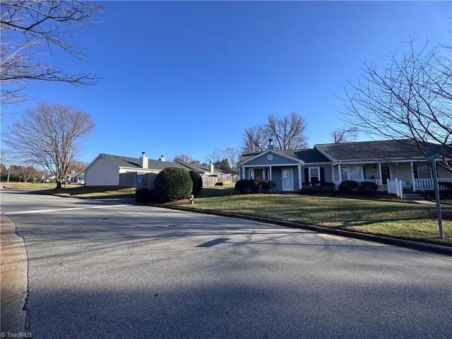 $1,450 | 814 Guilford College Road, Greensboro, NC 27409