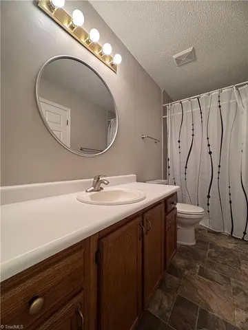 $1,450 | 814 Guilford College Road, Greensboro, NC 27409