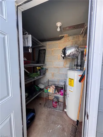 $1,450 | 814 Guilford College Road, Greensboro, NC 27409