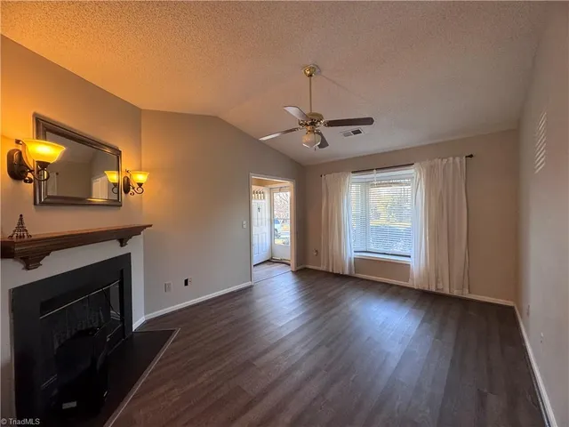 $1,450 | 814 Guilford College Road, Greensboro, NC 27409