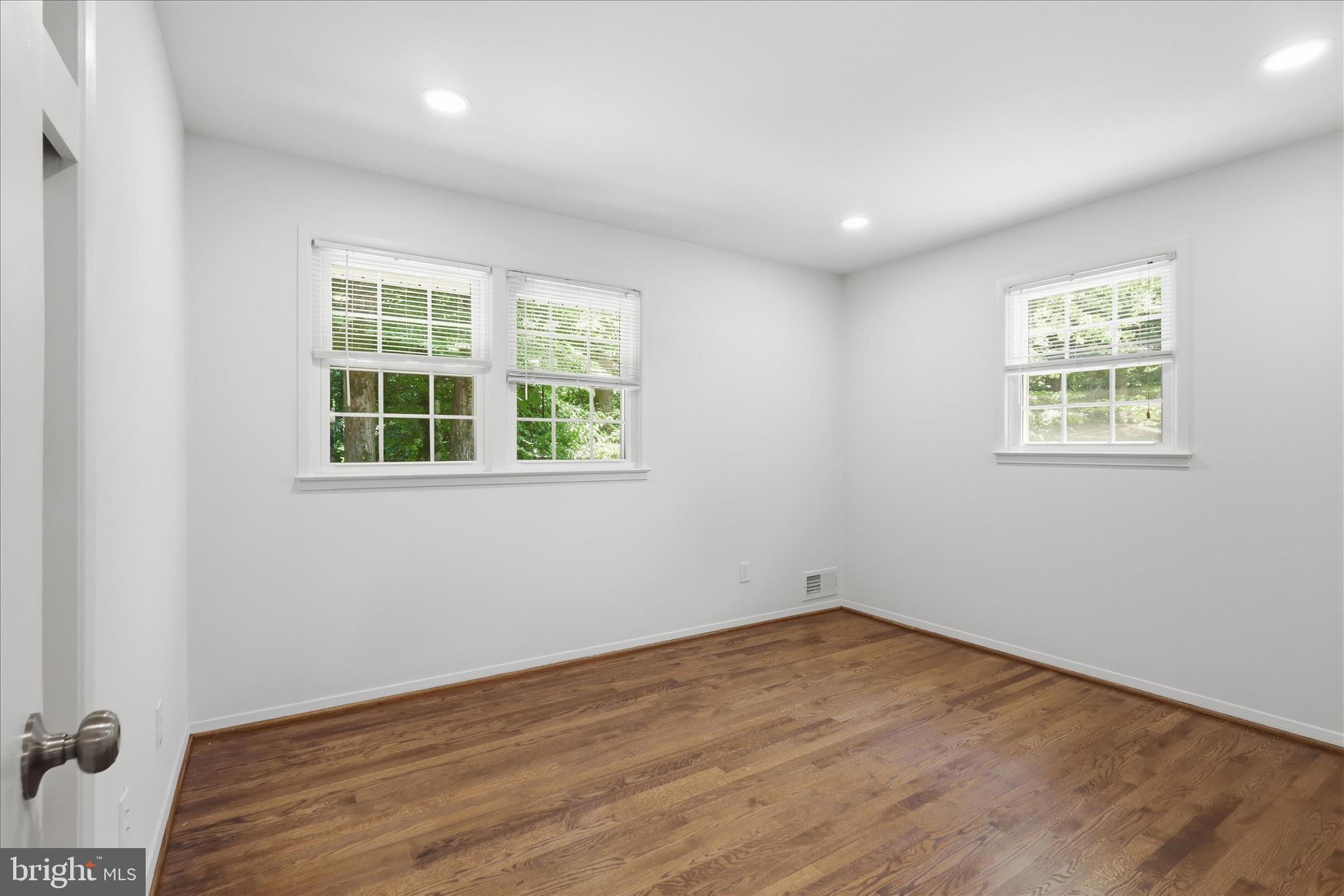 5609 Sedgwick Lane Springfield, VA 22151 - Photo 17 of 41 2nd bedroom