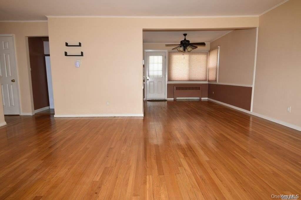 267 Haypath Road Old Bethpage, NY 11804 - Photo 2 of 22