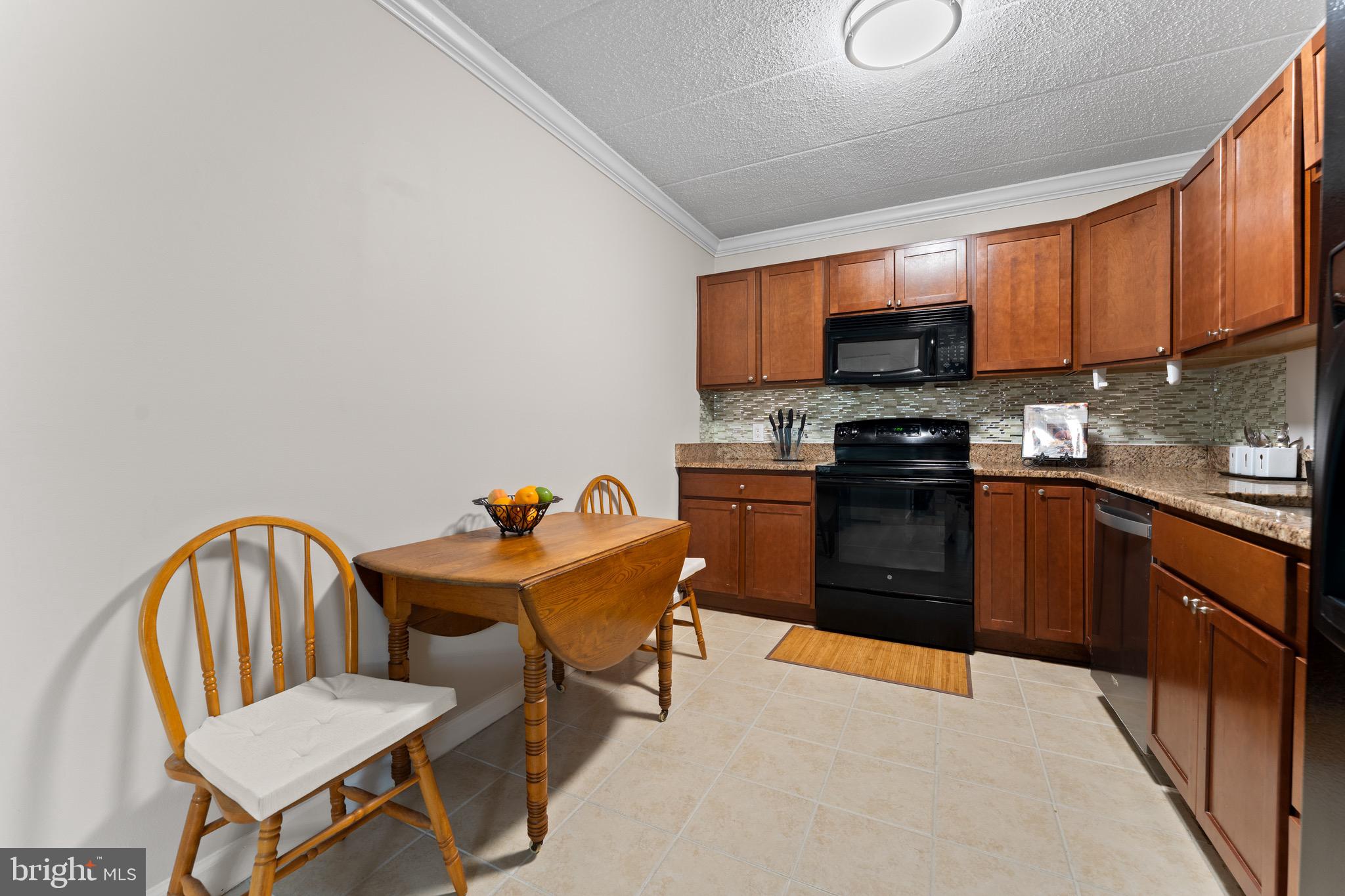 11617 Windbluff Court, Unit 9B Reston, VA 20191 - Photo 18 of 46 Kitchen