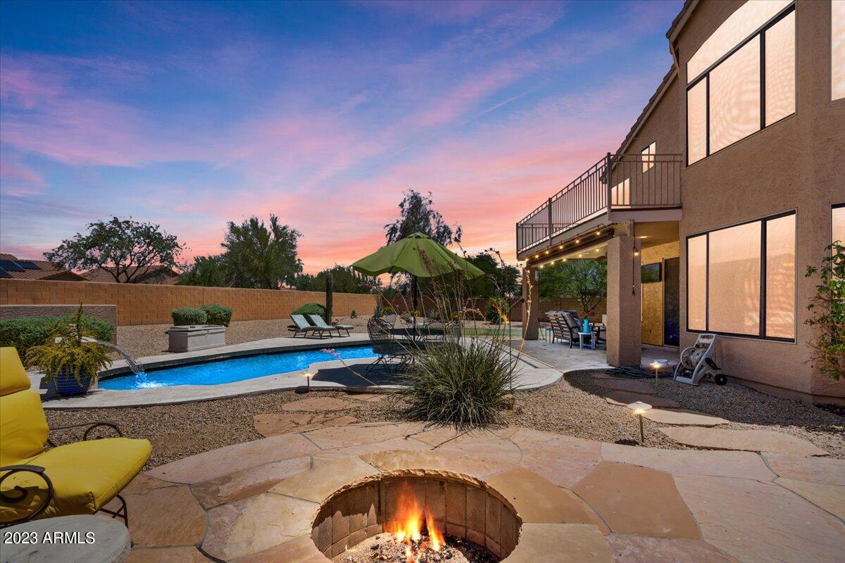 4356 East Swilling Road Phoenix, AZ 85050 - Photo 2 of 67 Backyard twilight