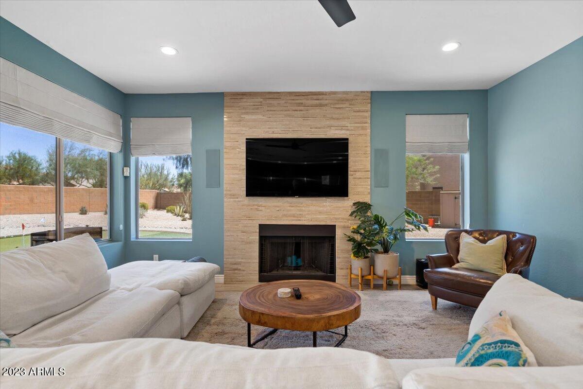4356 East Swilling Road Phoenix, AZ 85050 - Photo 25 of 67 Living Room
