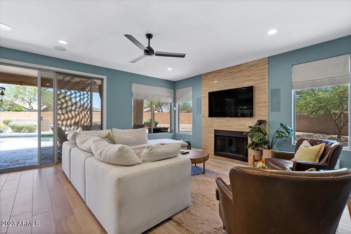 4356 East Swilling Road Phoenix, AZ 85050 - Photo 26 of 67 Living Room