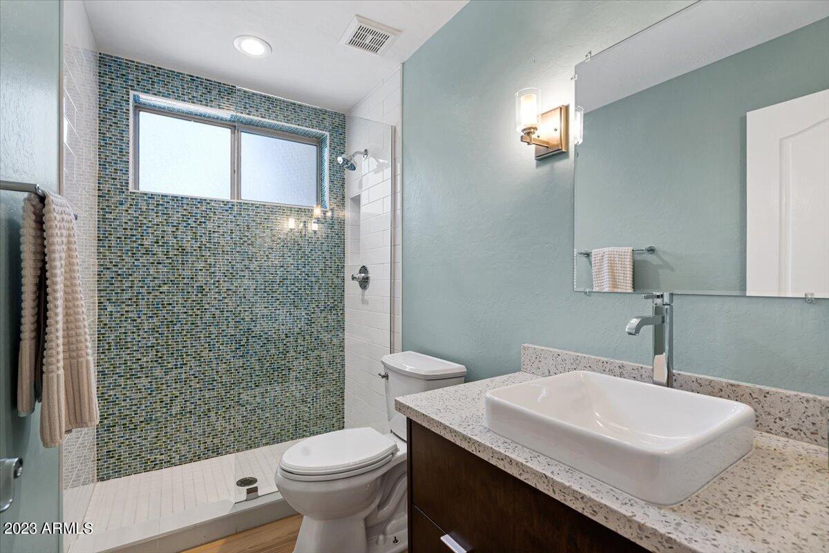 4356 East Swilling Road Phoenix, AZ 85050 - Photo 31 of 67 Full bath