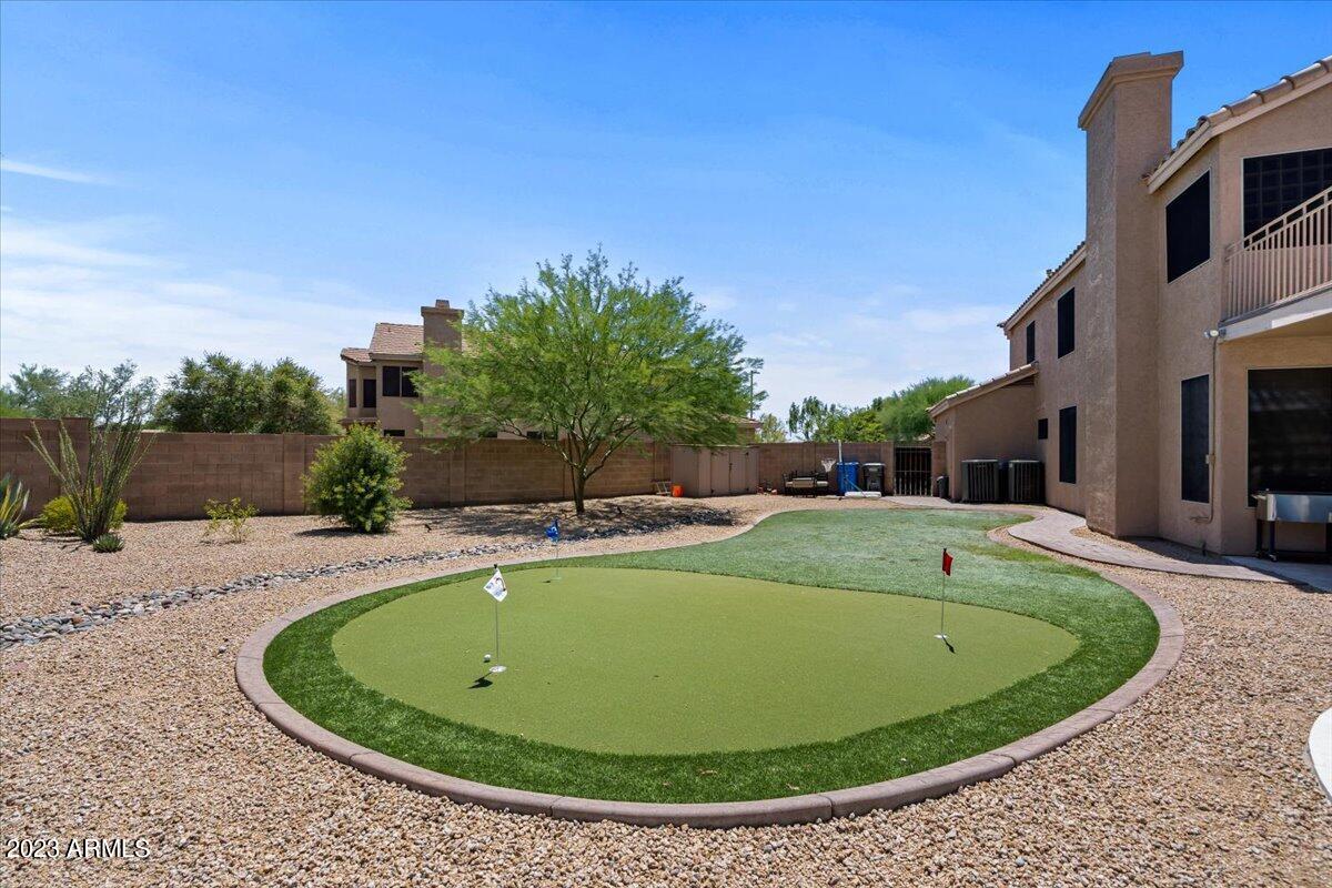 4356 East Swilling Road Phoenix, AZ 85050 - Photo 53 of 67 Putting green