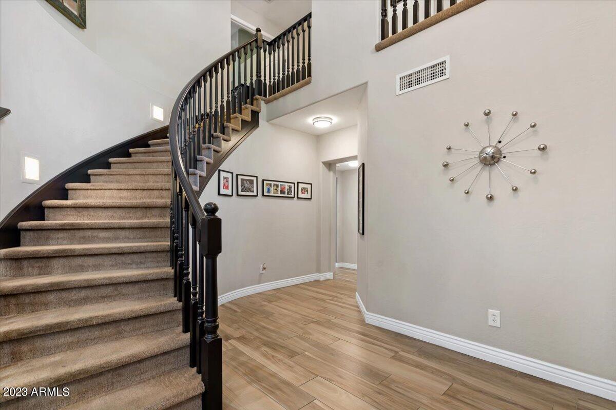 4356 East Swilling Road Phoenix, AZ 85050 - Photo 8 of 67 Entry & Stairs