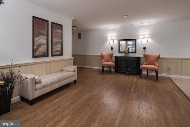 $310,000 | 3000 Spout Run Parkway, Unit D501, Arlington, VA 22201