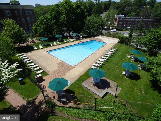 $310,000 | 3000 Spout Run Parkway, Unit D501, Arlington, VA 22201