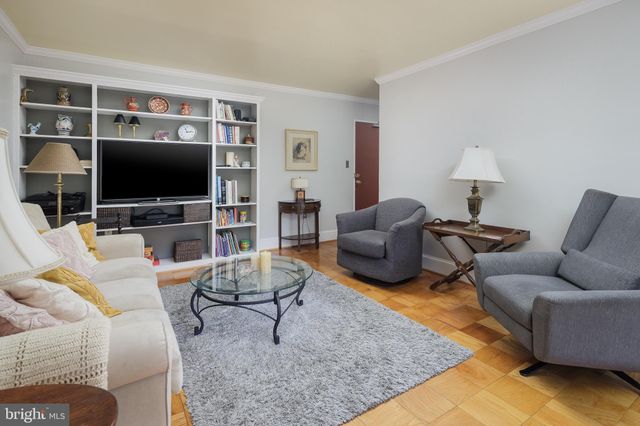 $310,000 | 3000 Spout Run Parkway, Unit D501, Arlington, VA 22201