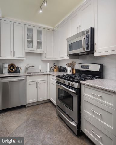 $310,000 | 3000 Spout Run Parkway, Unit D501, Arlington, VA 22201