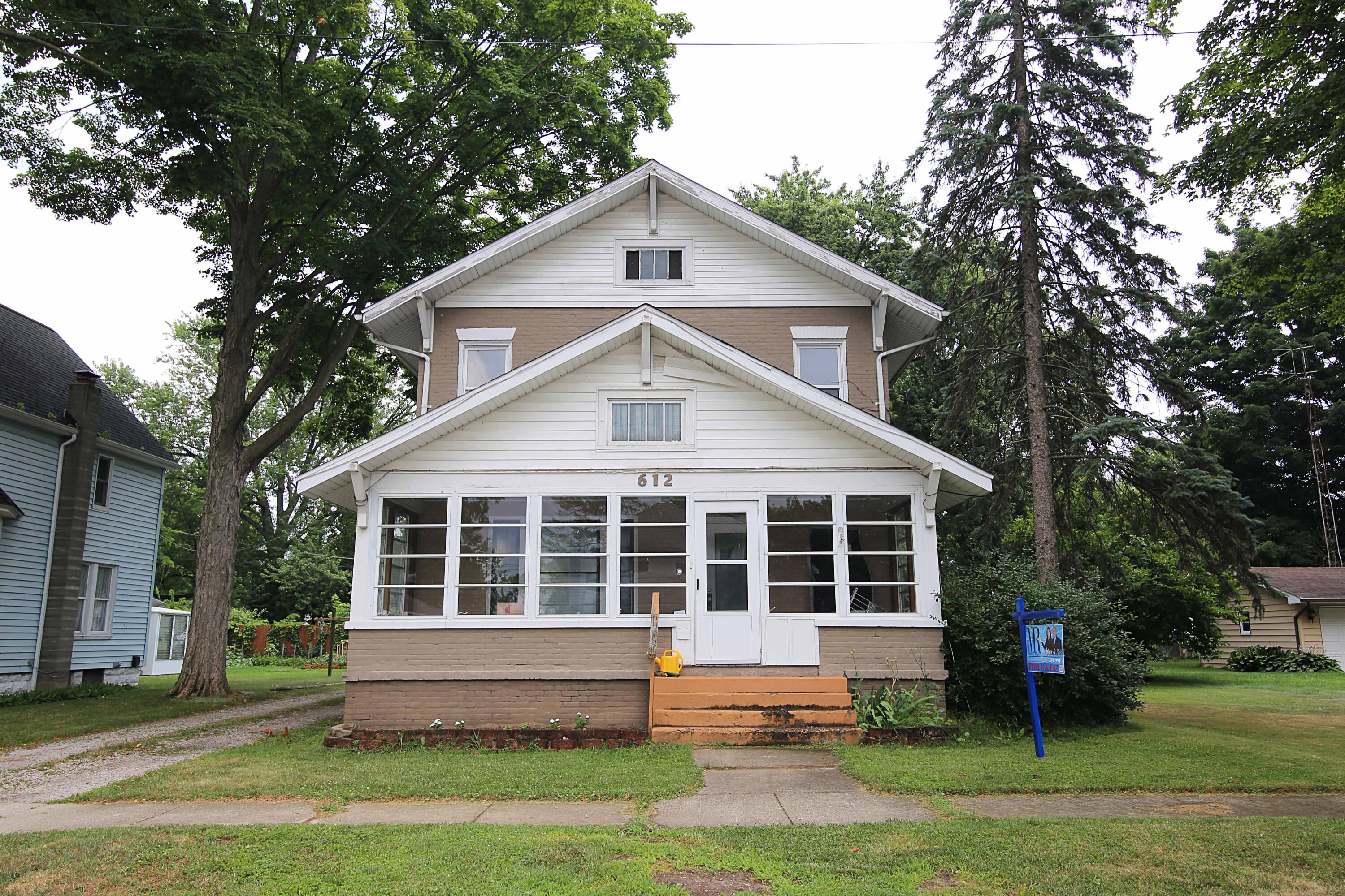 612 South Hooker Avenue Three Rivers, MI 49093 - Photo 1 of 2 IMG_7337 copy