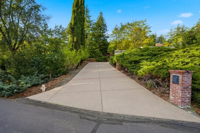 $2,099,000 | 1049 Scots Lane, Walnut Creek, CA 94596