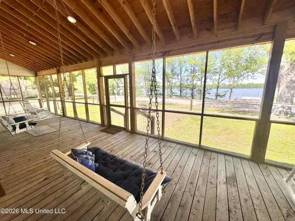 $495,000 | 1238 Moon Lake Road, Dundee, MS 38626