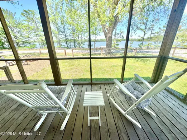 $495,000 | 1238 Moon Lake Road, Dundee, MS 38626