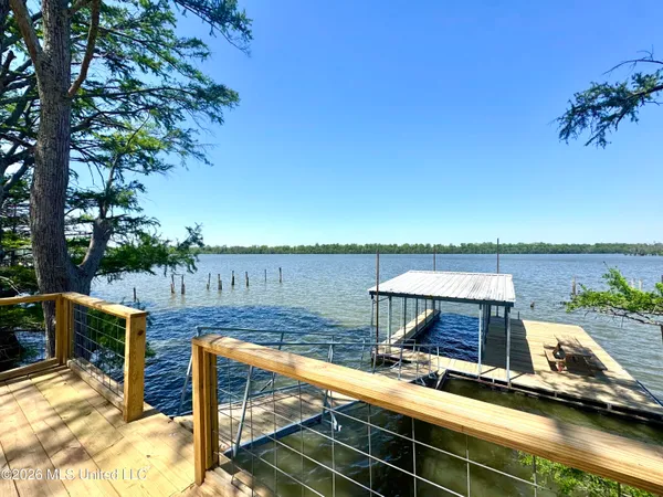 $495,000 | 1238 Moon Lake Road, Dundee, MS 38626