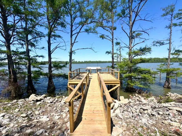 $495,000 | 1238 Moon Lake Road, Dundee, MS 38626