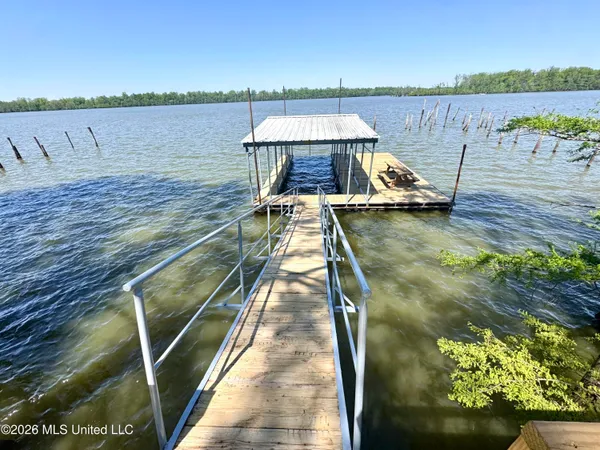 $495,000 | 1238 Moon Lake Road, Dundee, MS 38626