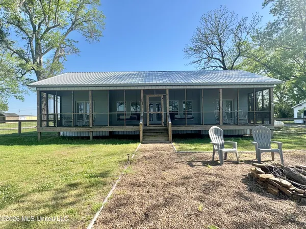 $495,000 | 1238 Moon Lake Road, Dundee, MS 38626