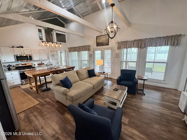 $495,000 | 1238 Moon Lake Road, Dundee, MS 38626