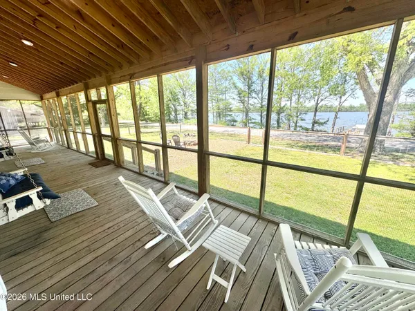 $495,000 | 1238 Moon Lake Road, Dundee, MS 38626