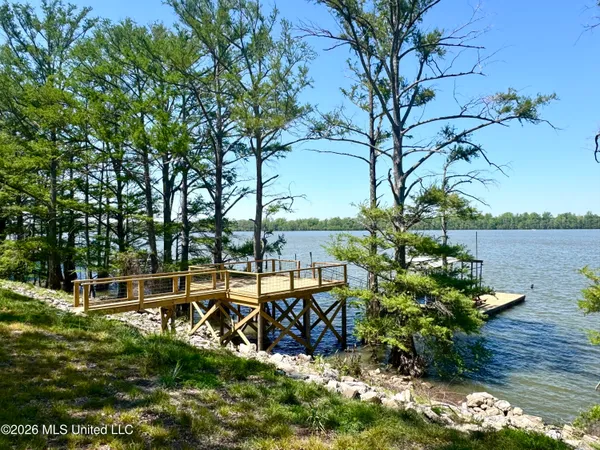 $495,000 | 1238 Moon Lake Road, Dundee, MS 38626
