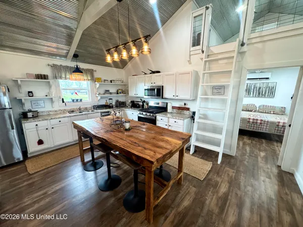 $495,000 | 1238 Moon Lake Road, Dundee, MS 38626