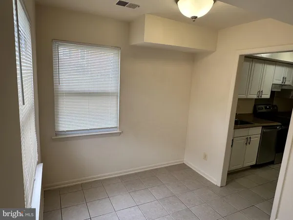 $250,000 | 9636 Hagel Circle, Unit 27/E, Lorton, VA 22079