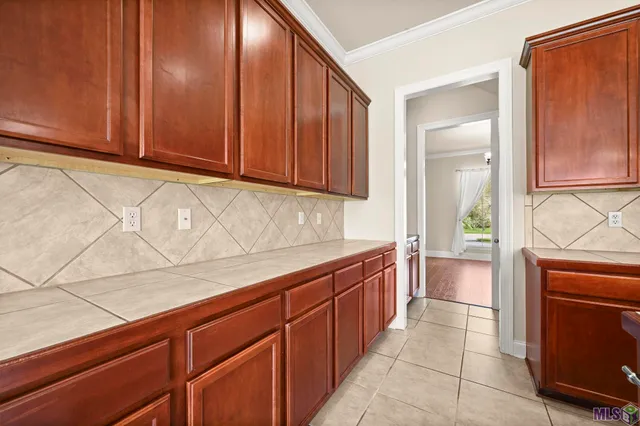 $337,000 | 11372 Pleasant Knoll Drive, Denham Springs, LA 70726