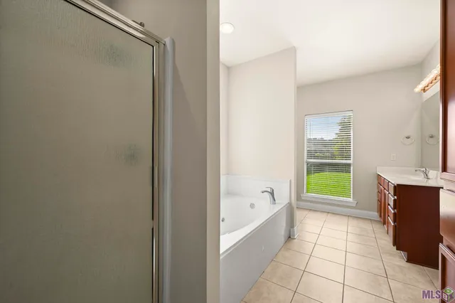 $337,000 | 11372 Pleasant Knoll Drive, Denham Springs, LA 70726