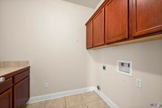 $337,000 | 11372 Pleasant Knoll Drive, Denham Springs, LA 70726