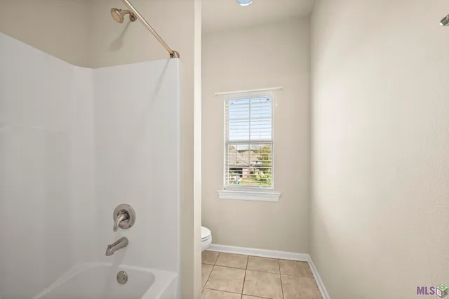 $337,000 | 11372 Pleasant Knoll Drive, Denham Springs, LA 70726