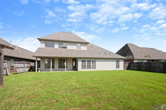 $337,000 | 11372 Pleasant Knoll Drive, Denham Springs, LA 70726