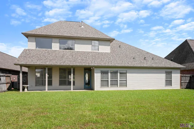 $337,000 | 11372 Pleasant Knoll Drive, Denham Springs, LA 70726