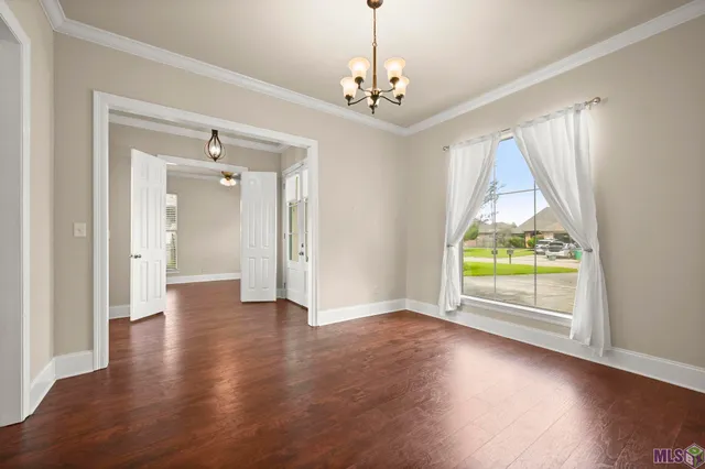 $337,000 | 11372 Pleasant Knoll Drive, Denham Springs, LA 70726