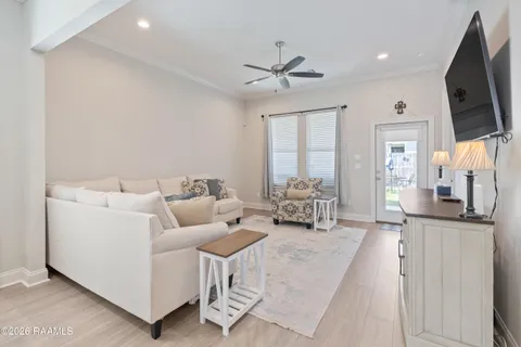 $240,000 | 321 Adry Lane, Youngsville, LA 70592