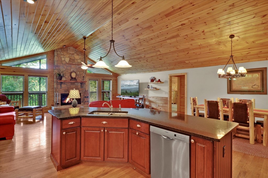 1035 Shadow Ridge Drive Sevierville, TN 37862 - Photo 8 of 33 Gallery Image 8