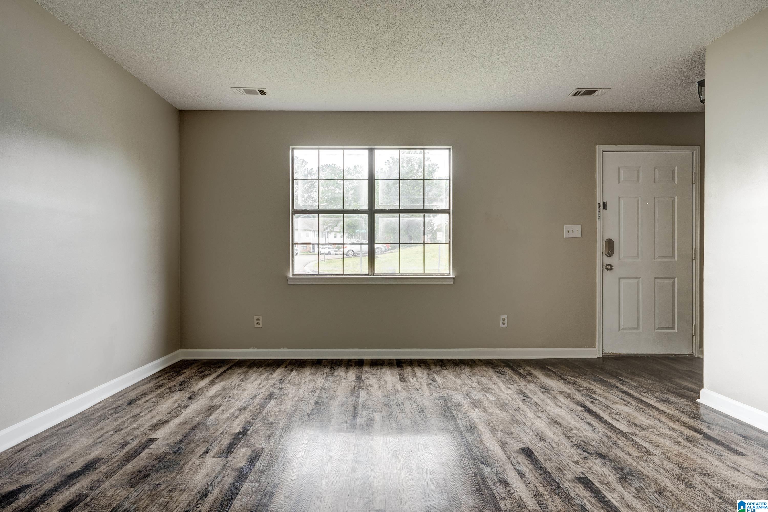 1438 Applegate Drive Alabaster, AL 35007 - Photo 3 of 21