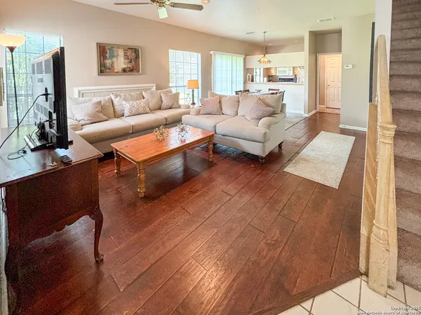 $1,550 | 165 Chapel Hill Circle, San Antonio, TX 78240