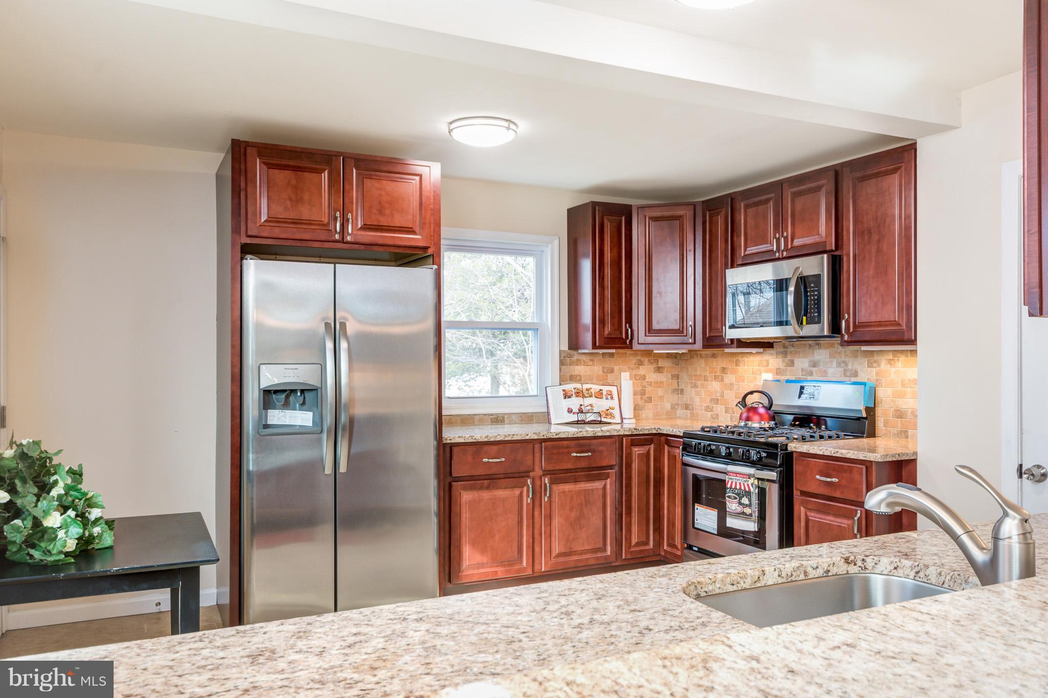 3626 Hineline Road Baltimore, MD 21229 - Photo 7 of 20 New Stainless Steel Appliances